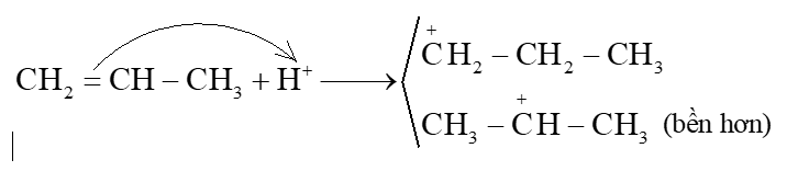 Cho các phản ứng sau: (1) Propene phản ứng với H2O (có xúc tác acid). (2) But – 2 – ene phản ứng với HBr. a) Dùng công thức cấu tạo, viết phương trình hoá học của phản ứng xảy ra. b) Hãy cho biết sản phẩm chính của phản ứng (1). Viết cơ chế để giải thích quá trình hình thành sản phẩm chính. (ảnh 3)