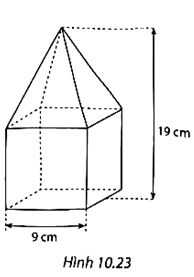 Một khối gỗ gồm đế là hình lập phương cạnh 9 cm và phần trên là một hình chóp tứ giác đều (H.10.23). Tính thể tích khối gỗ. (ảnh 1)