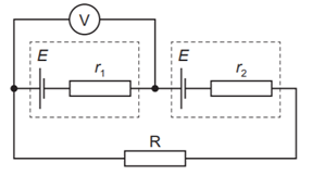 Hai nguồn điện có suất điện động E, điện trở mỗi nguồn là r1, r2, mắc nối tiếp với một điện trở R như hình vẽ. Số chỉ của Vôn kế là 0 V. Giá trị của điện trở R là (ảnh 1)