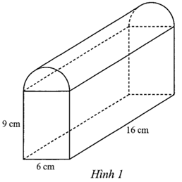 Một khối thuỷ tinh được tạo thành từ một phần dạng hình hộp chữ nhật có kích thước 6 cm, 16 cm, 9 cm và một phần dạng nửa hình trụ có đường kính đáy 6 cm, chiều cao 16 cm (Hình 1). Tính: (ảnh 1)