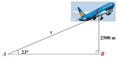 Một máy bay cất cánh theo phương hợp với mặt đất một góc  23 ∘ .  Hỏi muốn đạt độ cao  2 500  m thì máy bay phải bay một đoạn đường  x  dài khoảng bao nhiêu mét? (ảnh 2)