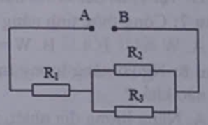 Cho mạch điện như hình vẽ Với: R1 = 14 ; R2 =15 ; R3 = 10   và UAB = 24 V.   a) Tính điện trở tương đương của mạch. b) Tính điện năng tiêu thụ của mạch trong 15 phút. (ảnh 1)