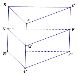 Cho hình lăng trụ ABC.A'B'C'. Gọi M, N, P theo thứ tự là trung điểm của các cạnh AA', BB', CC'. Mặt phẳng (MNP) song song với mặt phẳng nào trong các mặt phẳng sau đây? (ảnh 1)