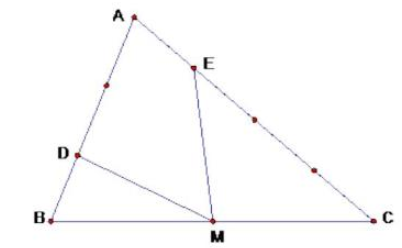 Tính tổng diện tích hai tam giác MDB và MCE. (ảnh 1)