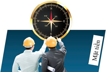 Trong quá trình xây dựng nhà, một anh kỹ sư muốn xác định chính xác hướng Nam – Bắc để đặt cửa chính của ngôi nhà theo phong thủy (ảnh 1)