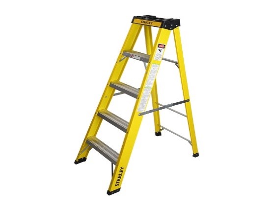 Khi thiết kế một cái thang gấp, để đảm bảo an toàn người thợ đã làm thêm một thanh ngang để giữ cố định ở chính giữa hai bên thang (như hình vẽ bên) sao cho hai chân thang rộng một khoảng là 80 cm. Hỏi người thợ đã làm thanh ngang đó dài bao nhiêu cm? (ảnh 1)