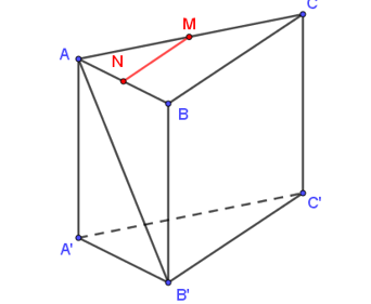 Cho lăng trụ ABC.A'B'C'. Gọi M là trung điểm của AC (ảnh 1)