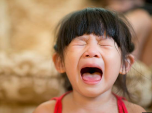 Listen and tick A, B, or C.  What shouldn’t children do at Tet? (ảnh 1)