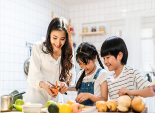 Listen and tick A, B, or C.  What should children do at Tet? (ảnh 1)