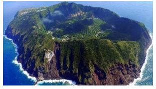 Hình ảnh dưới đây chỉ sự vật gì?   A. đảo núi B. ngọn hải đăng C. giông bão (ảnh 1)