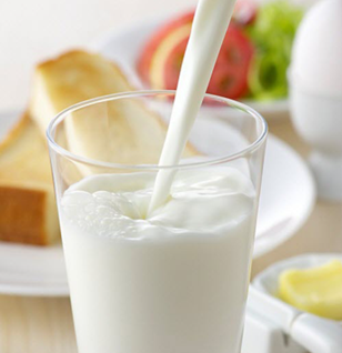 Listen and tick A, B, or C.  Do you eat a lot of food at Tet? (ảnh 2)