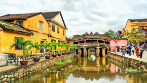 Địa điểm du lịch đó là: ............................. (ảnh 1)