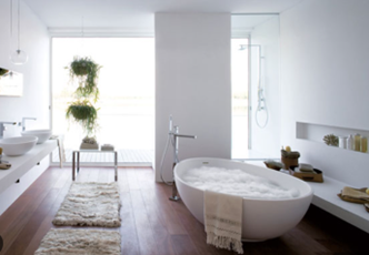 Listen and tick the correct picture A, B, or C for each question. What is in the room? (ảnh 1)