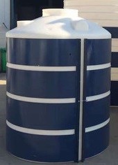 Một thùng nước hình trụ có chiều cao bằng đường kính đáy và bằng 1 m. Thùng nước này có thể đựng được 1 m3 nước không? Tại sao? (lấy  = 3,14) (ảnh 1)