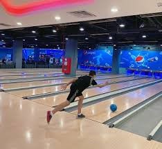 Vận tốc lăn \(v\) (tính bằng \({\rm{m}}/{\rm (ảnh 1)