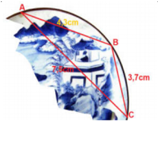 Trong khi khai quật một ngôi mộ cổ, các nhà khảo cổ học đã tìm được một chiếc đĩa cổ hình tròn bị vỡ, (ảnh 1)