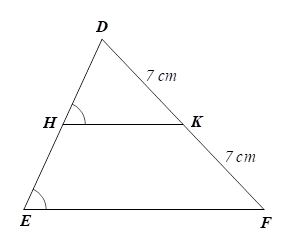 Cho hình vẽ bên. Biết DE = 13cm, độ dài đoạn thẳng HE là (ảnh 1)