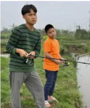 An và Bình rủ nhau đi câu cá vào ngày nghỉ cuối tuần. Xác suất câu được cá của An là \[0,6\]. Xác suất câu được cá của Bình là \[0,3\]. Khi đó ta có (ảnh 1)