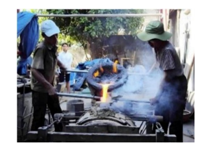 Làng Trà Đông, xưa kia gọi là Sơn Trang, tên nôm là Kẻ Chè, một vùng đất cổ cách tỉnh lỵ Thanh Hóa 12 km  (ảnh 1)