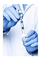 Để đưa thuốc từ lọ vào trong xilanh của ống tiêm, ban đầu nhân viên y tế đẩy pit-tông sát đầu trên của xilanh, (ảnh 1)