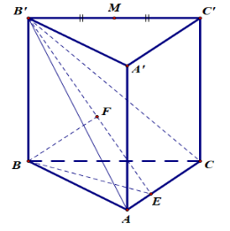 Gọi M là trung điểm của B'C', biết khoảng cách từ điểm M đến mặt phẳng (B'AC) bằng 3a căn bâc hai (15/10). Thể tích V của khối lăng trụ đã cho là (ảnh 1)