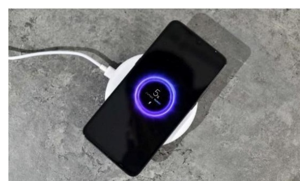 Sạc điện không dây đang là một xu hướng công nghệ trong cuộc sống hiện đại. (ảnh 1)