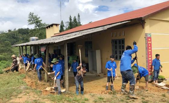 Thanh ni&ecirc;n Thủ đ&ocirc; t&igrave;nh nguyện x&acirc;y dựng n&ocirc;ng th&ocirc;n mới