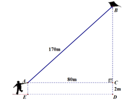 Một bạn học sinh thả diều ngoài đồng, cho biết đoạn dây diều từ tay bạn đến diều dài 170 m và bạn đứng cách (ảnh 2)
