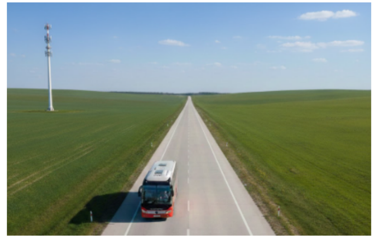 Một trạm viễn thông \(S\) có tọa độ {5;1} . Một người đang ngồi trên chiếc xe khách chạy trên đoạn (ảnh 1)