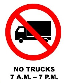 What does this sign mean?   	A. Trucks can go on this street at 8 P.M. B. No trucks are allowed on this street.  C. This street is closed from 7 A.M. to 7 P.M. D. Trucks can go on this street from 7 A.M. to 7 P.M. (ảnh 1)
