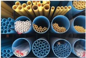 Polyvinyl chloride (PVC) là một trong những vật liệu được tổng hợp nhân tạo sớm nhất và có lịch sử dài nhất trong sản xuất công nghiệp. PVC cứng được dùng làm ống dẫn nước, xăng dầu và khí ở (ảnh 1)