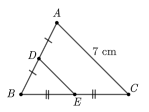 Cho tam giác ABC như hình vẽ, biết D, E thứ tự là trung điểm của AB, BC.  (ảnh 1)