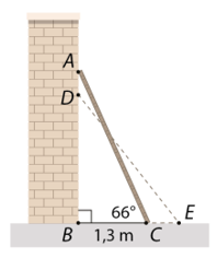 Một chiếc thang AC được dựng vào một bức tường thẳng đứng (hình vẽ). (ảnh 1)