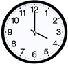 Đồng hồ chỉ 2 giờ là: (ảnh 1)
