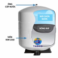 Một bình tích áp trong máy lọc nước gồm khoang chứa nước và khoang chứa khí được ngăn cách bằng màng cao su mềm. Khi chưa bơm nước, khoang chứa khí phồng lớn nhất chiếm toàn bộ thể tích bên trong bình là 12 lít,  (ảnh 1)