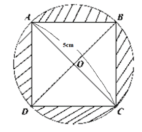 Hình vuông ABCD có đường chéo bằng 5cm.Tính diện tích phần gạch chéo? (ảnh 1)