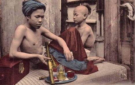 Thuốc phiện, một t&igrave;nh thế của nh&agrave; văn An Nam? - B&aacute;o C&ocirc;ng an Nh&acirc;n d&acirc;n điện tử