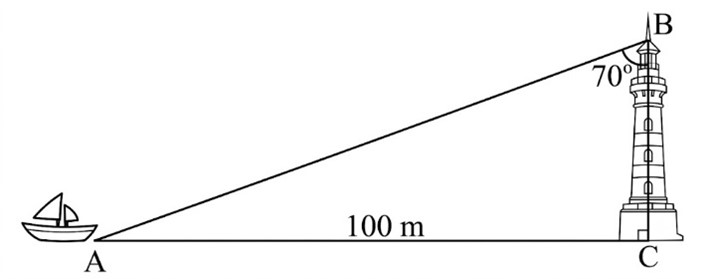 Một con thuyền c&aacute;ch ch&acirc;n của ngọn hải đăng 100 m v&agrave; nh&igrave;n thấy &aacute;nh s&aacute;ng từ ngọn hải đăng. Biết rằng tia s&aacute;ng từ ngọn hải đăng hợp với phương thẳng đứng một g&oacute;c bằng 70 độ (tham khảo h&igrave;nh vẽ sau).   (ảnh 1)